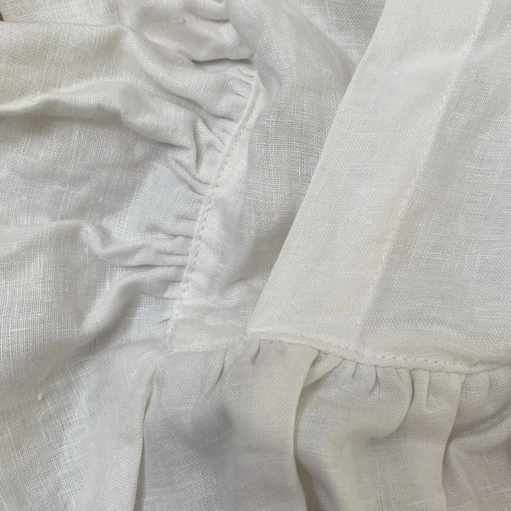 POTTERY BARN white linen 26x26” pillow cover with ruffle and envelope closure